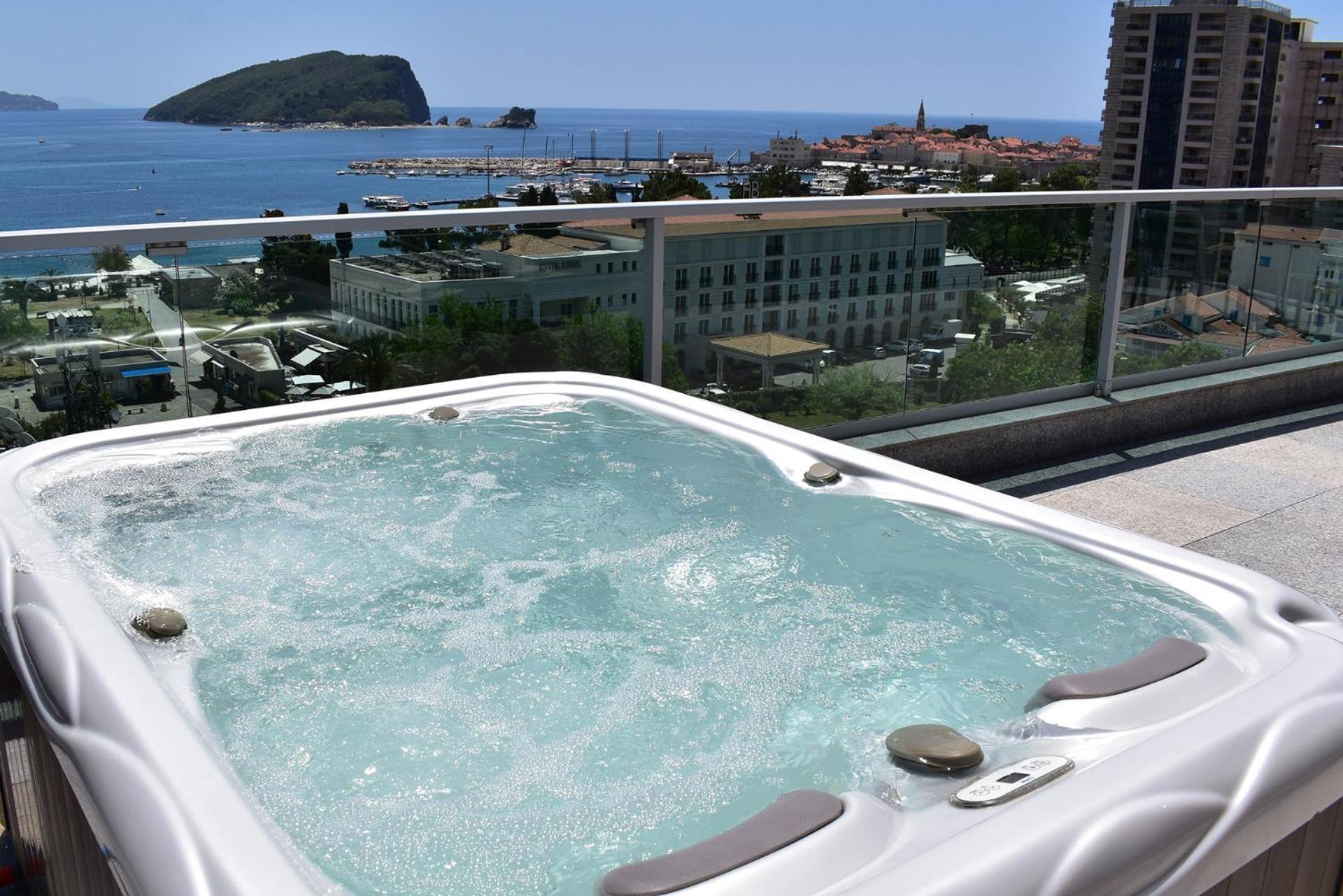 Tq Plaza Budva