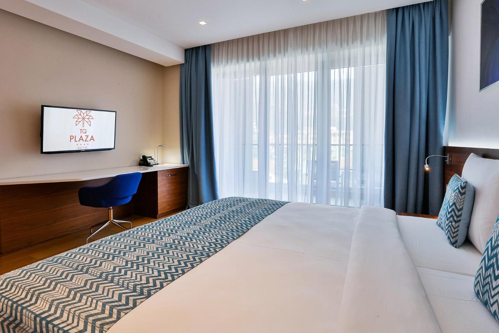 Tq Plaza 4*